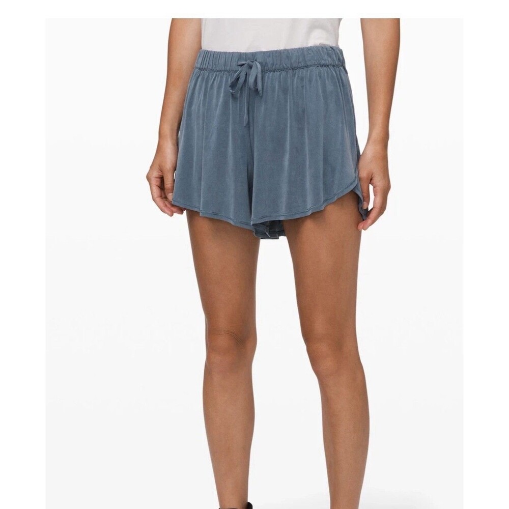Lululemon Flow In Elegance Shorts Cupro Flowy Loose Fit Fabric Code Blue Size 6